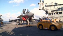 Francia refuerza lucha contra EI con portaaviones