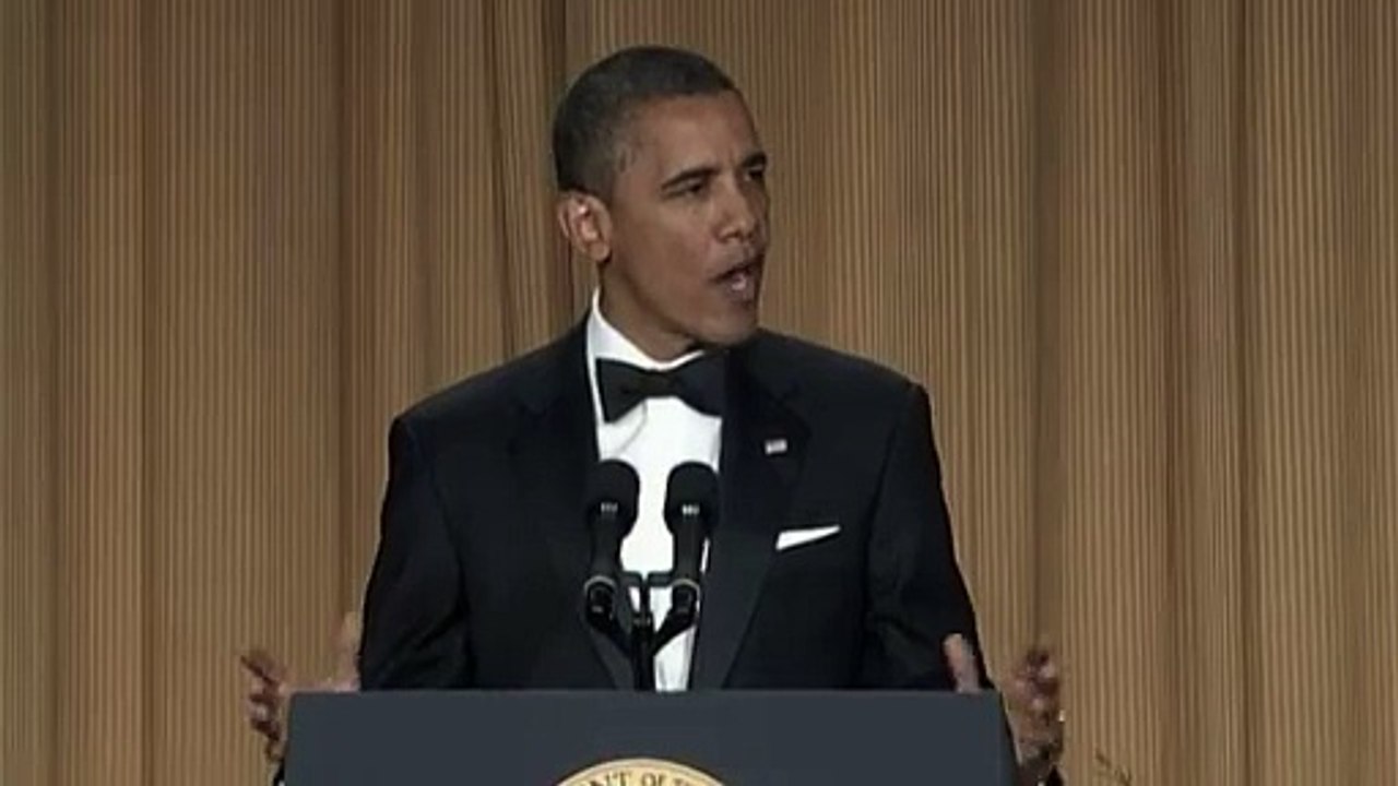 Watch Videos Online _ Obama gives and gets comic jibes at A-list gala