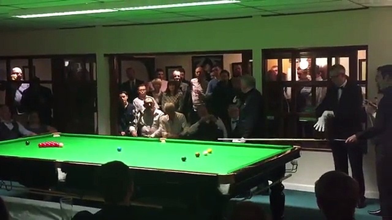 Bryan V Ronnie O' Sullivan. Ronnie gets a 147! Pure class!!