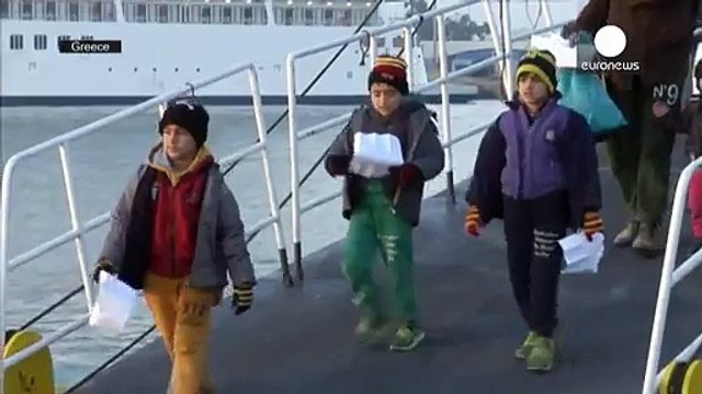 Filtragem de migrantes cria bloqueio entre a Macedónia e a Grécia