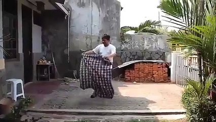 Çocuk Öyle Bir Gösteri Yaptı Ki !