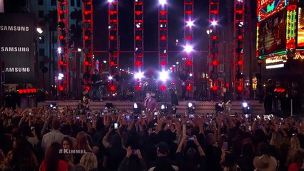 2015-11-19 One Direction Performs History