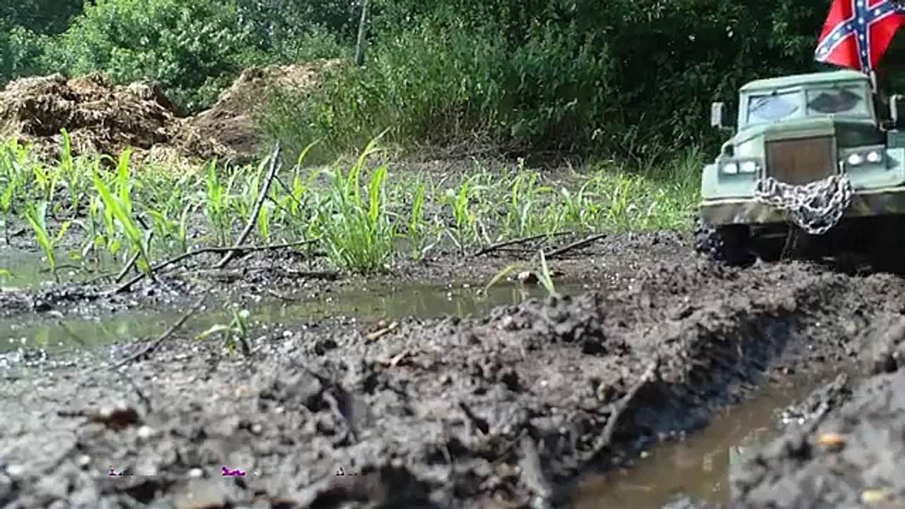 AXIAL SCX-10 6x6 Kraz 255 twin motor mudding