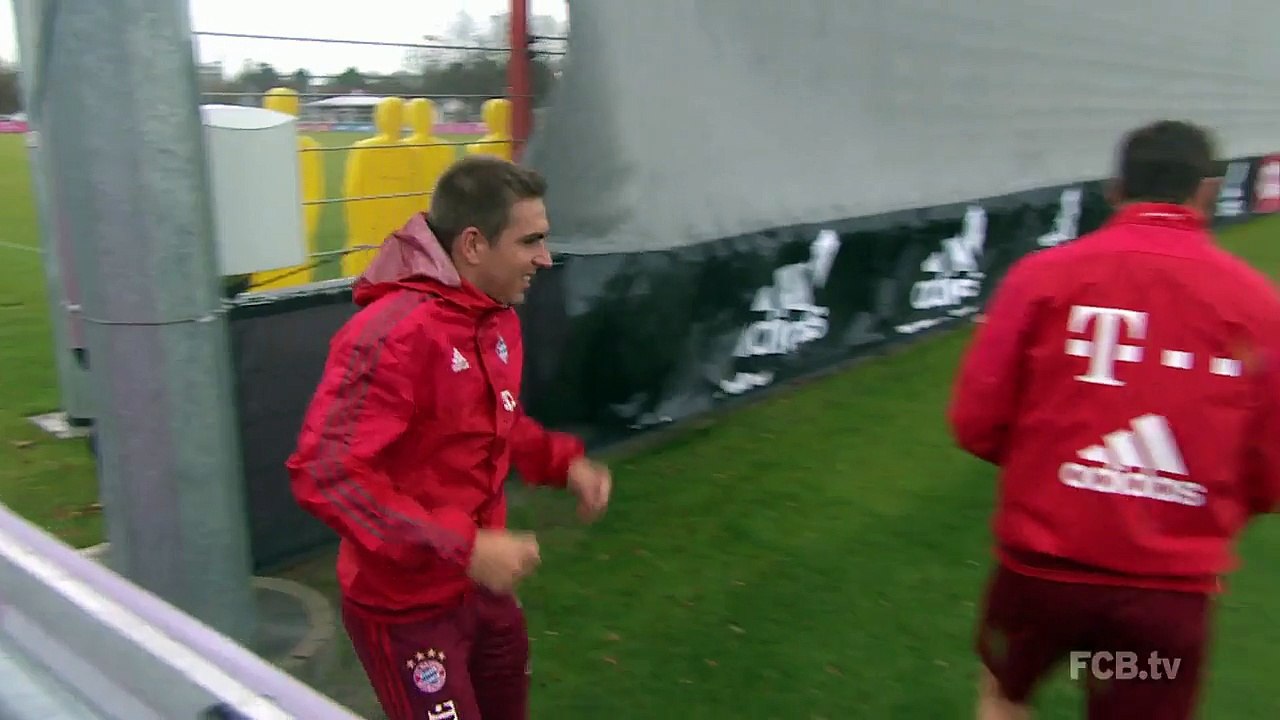 Xabi Alonso Scores from Behind the Goal with Incredible Trick Shot