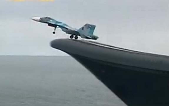 Авианосец «Адмирал Кузнецов» модернизируют под новые типы самолетов