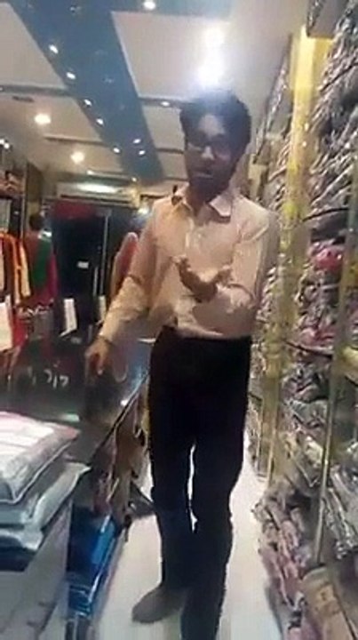 Same Mimicry of a Pakistani Boy of Shahrukh Nana Patekar Amresh Puri Ajey Devgan and Others -