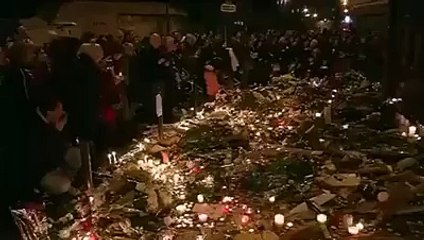 فرنسا تودّع قتلاها ،فصاح احد الحاضرين الله اكبرانظر ماذا حصل!!!!!!