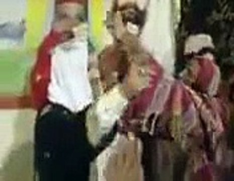 Watch What This Peer Openly Doing with Women, Really Shameful Activities