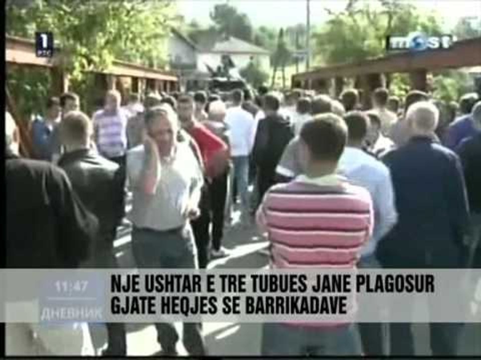KFOR përplaset me serbet ne veri - Vizion Plus - News - Lajme