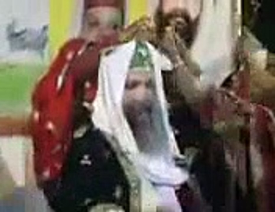 Watch What This Peer Openly Doing with Women, Really Shameful Activities