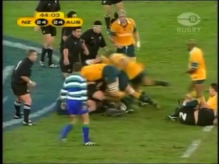 Jonah Lomu retourne David Wilson en 2000