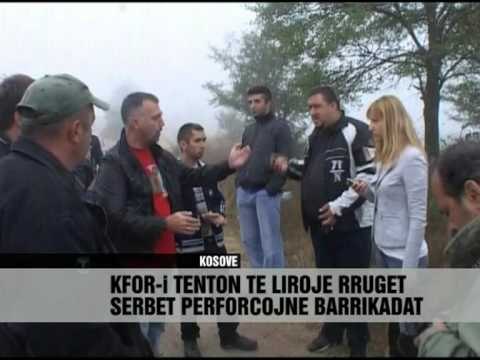 KFOR-i heq barrikadat, serbet i rivendosin - Vizion Plus - News - Lajme