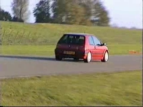 run 106 S16 VS 205 GTi
