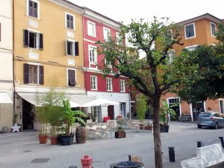 piazza mercurio a Massa