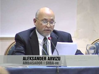 Arvizu: Donatoret presin dialog - Vizion Plus - News - Lajme