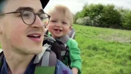 Осторожно! У этого ребенка заразительный смех, невозможно удержаться