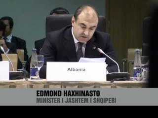 Haxhinasto takon Hillary Clinton - Vizion Plus - News - Lajme