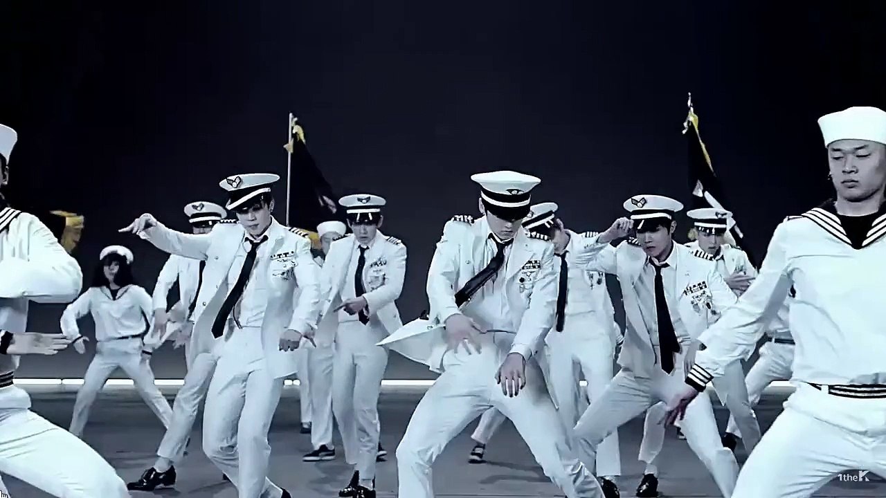 *BTS Intro performance*