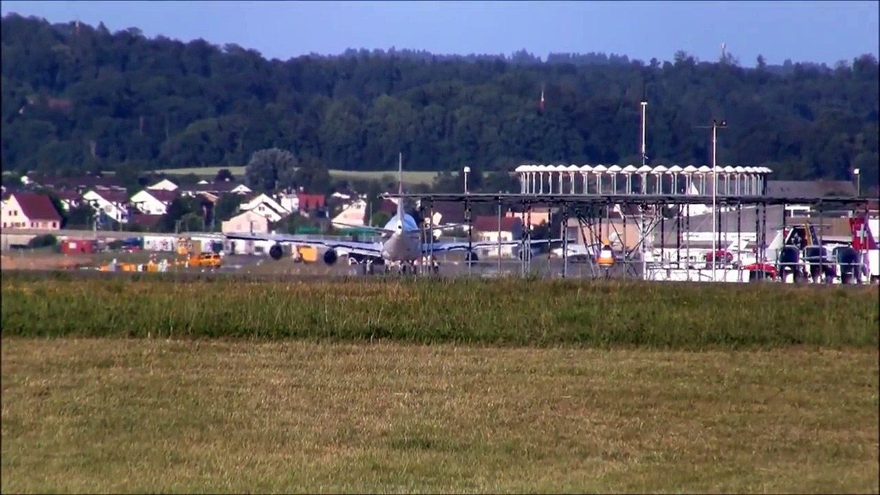 Rare Boeing 747SP of Bahrain Amiri Flight take off runway 28 at ZRH