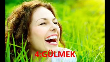 Bir Kadının Sizi Sevdiğini Anlamanın Yolları Nelerdir-