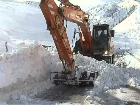 Dy pamjet e rrugës se Kombit Shqipëri-Kosove - Vizion Plus - News - Lajme