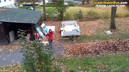 Sonbaharda Dökülen Yaprakları Yok Etmenin En Ateşli Yolu