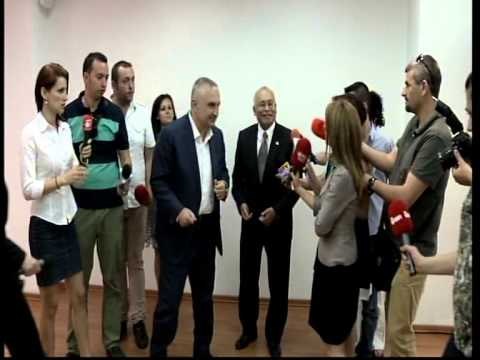 ARVIZU TE RAMA E META KERKON TRANZICION TE QETE SHBA MBETEN MIQ TE SHQIPERISE LAJM