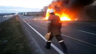 На Черкащині вантажівка запалала під час руху (ВІДЕО)