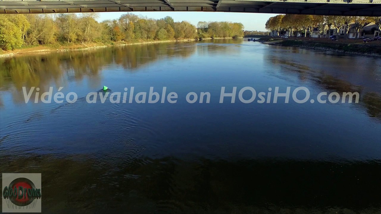 Pont de Chalonnes sur Loire vu par drone en automne, Pays de La Loire, France  (4)