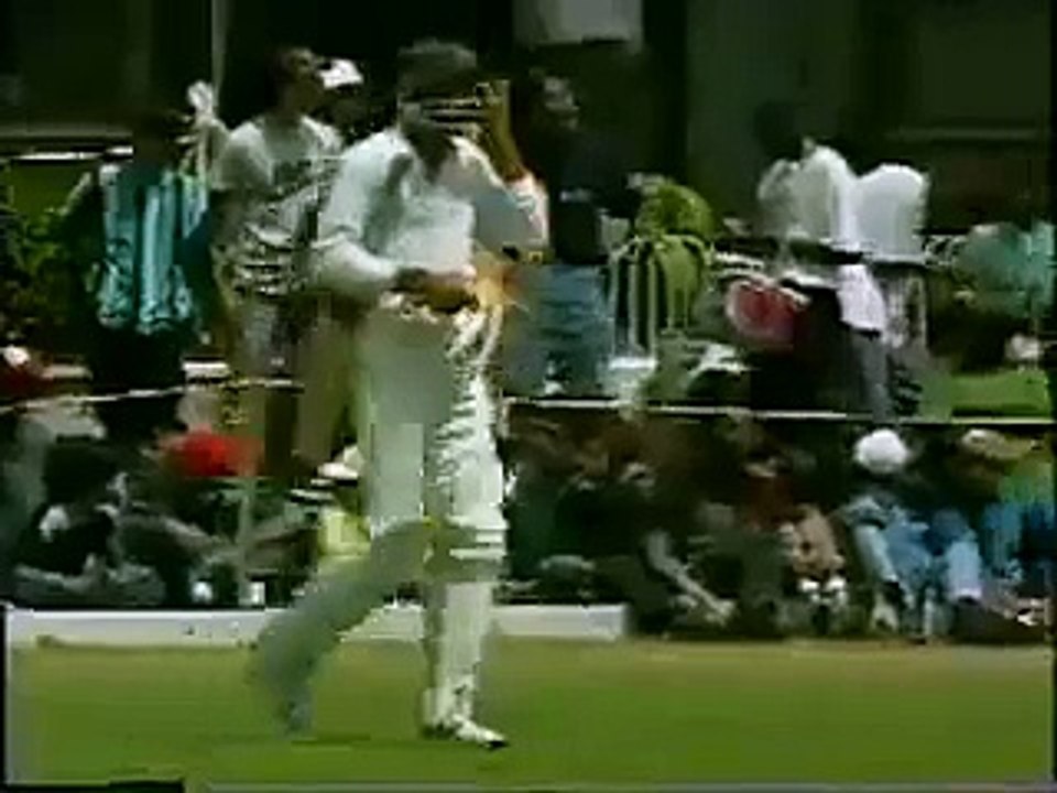 Shahid Afridi 100 on 37 Balls in ODI 1996 against Sri Lanka at Nairobi Kenya