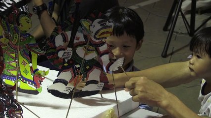 Darth Vader aus Büffelhaut: "Star Wars" als Schattentheater