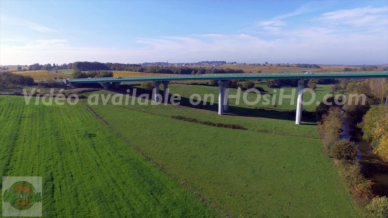 Viaduc du Layon à Beaulieu sur Layon, vu par drone en automne, Pays de La Loire, France  © Mickael COURANT