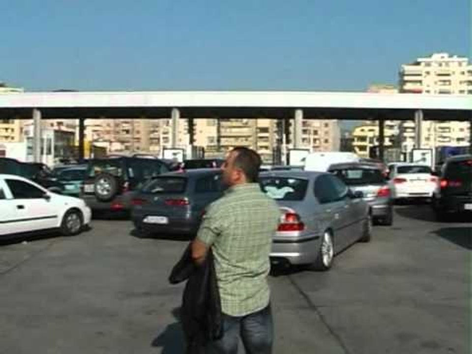 RRADHE TE GJATA IKJA E EMIGRANTEVE RIKTHEN RRADHET NE KUFIJTE ME GREQINE LAJM