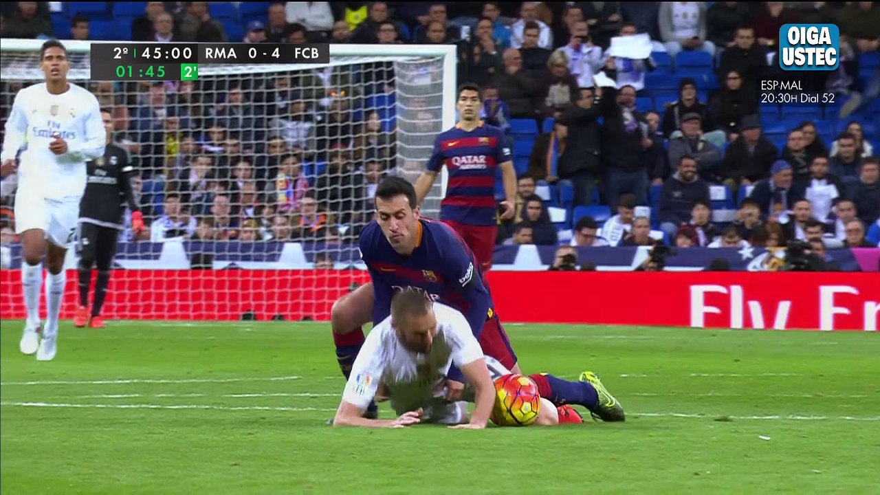 Pañolada y pitos en el Santiago Bernabéu al final de El Clásico - Real Madrid vs Barcelona