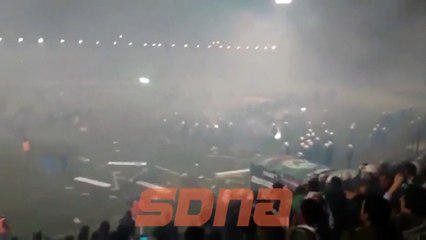 Le match Panathinaikos v Olympiakos dégénère
