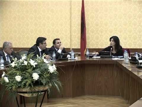 NDRYSHIMET KUSHTETUESE DEMOKRATET MARRIN DY JAVE KOHE PER TI SHQYRTUAR LAJM