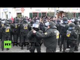 Kicking & Batons: German police clash with protesters outside far-right party conference