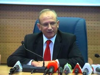 SHKOLLAT E LARTA NIS REGJISTRIMI I STUDENTEVE KETE VIT BEHET VETEM ONLINE LAJM