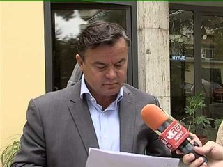 DJEGIA E "KOHA JONE" NIKOLLE LESI KERKON DEMSHPERBLIM NGA SHTETI NE GJYKATE LAJM