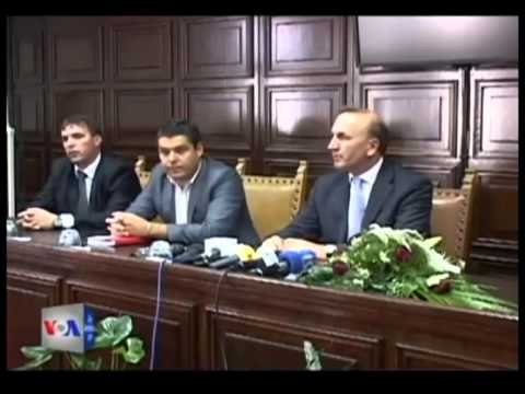 PROTESTA E STUDENTEVE KUNDER EMERIMEVE POLITIKE NE UNIVERSITETIN E PRISHTINES LAJM