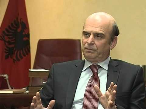 PANARITI NE GREQI VIZITE DELIKATE E MINISTRIT TE JASHTEM SHQIPTAR NE GREQI LAJM