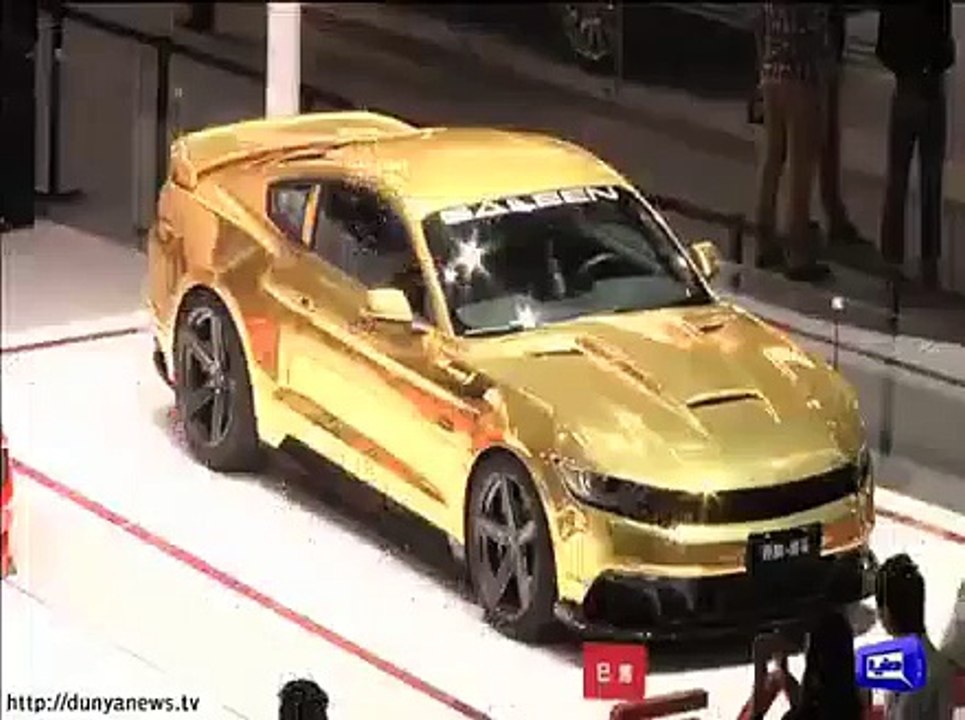 How Pakistani Media Showing Vulgar Girls For Selling Car