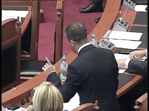 BRAÇE AKUZON CEZ NJE TJETER FIRME PIRAMIDE BODE PRANON KRIZEN LAJM