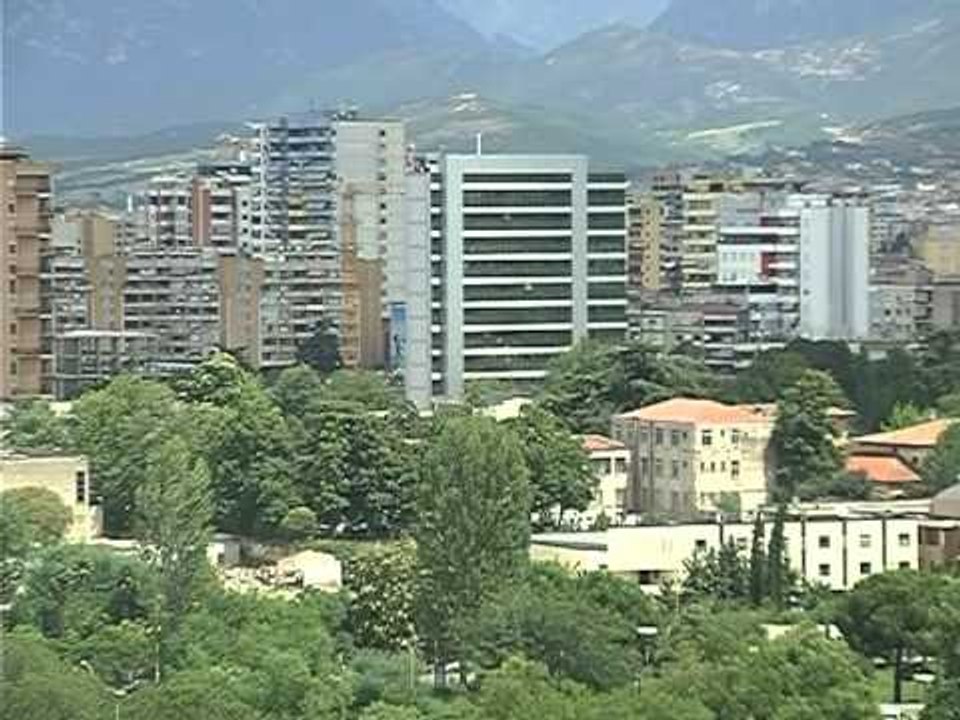 DOING BUSINESS 2013 SHQIPERIA BIE ME DY VENDE SHKAK LEJET E NDERTIMIT LAJM