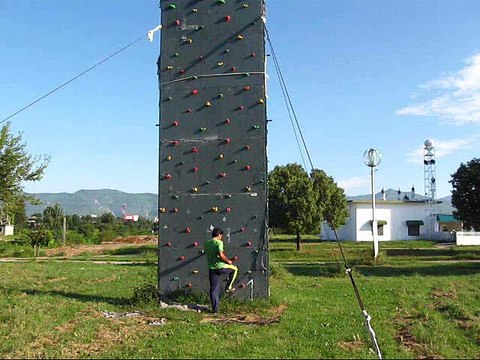 Adil bin talat pakistan taekwondo champion climbing in islamabad 2014sp