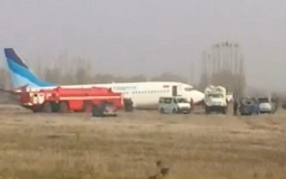 МЧС Киргизии: у Boeing-737 повреждены все шасси и оторвано крыло