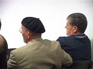 SHTYHET SERISH REAGOJNE ASHPER FAMILJARET E REMZI HOXHES PER GJYKATEN LAJM