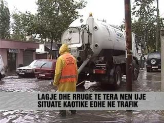 Shiu krijon kaos e përmbytje në Tiranë - Vizion Plus - News - Lajme