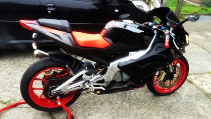 Aprilia RS125 start up engine sound