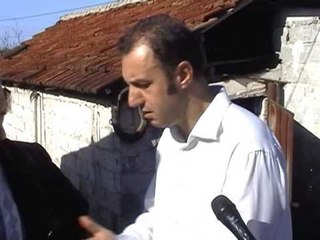 PS PER BUJQESINE DEPUTETI SHALSI TAKOHET ME FERMERET E QARKUT TE FIERIT LAJM